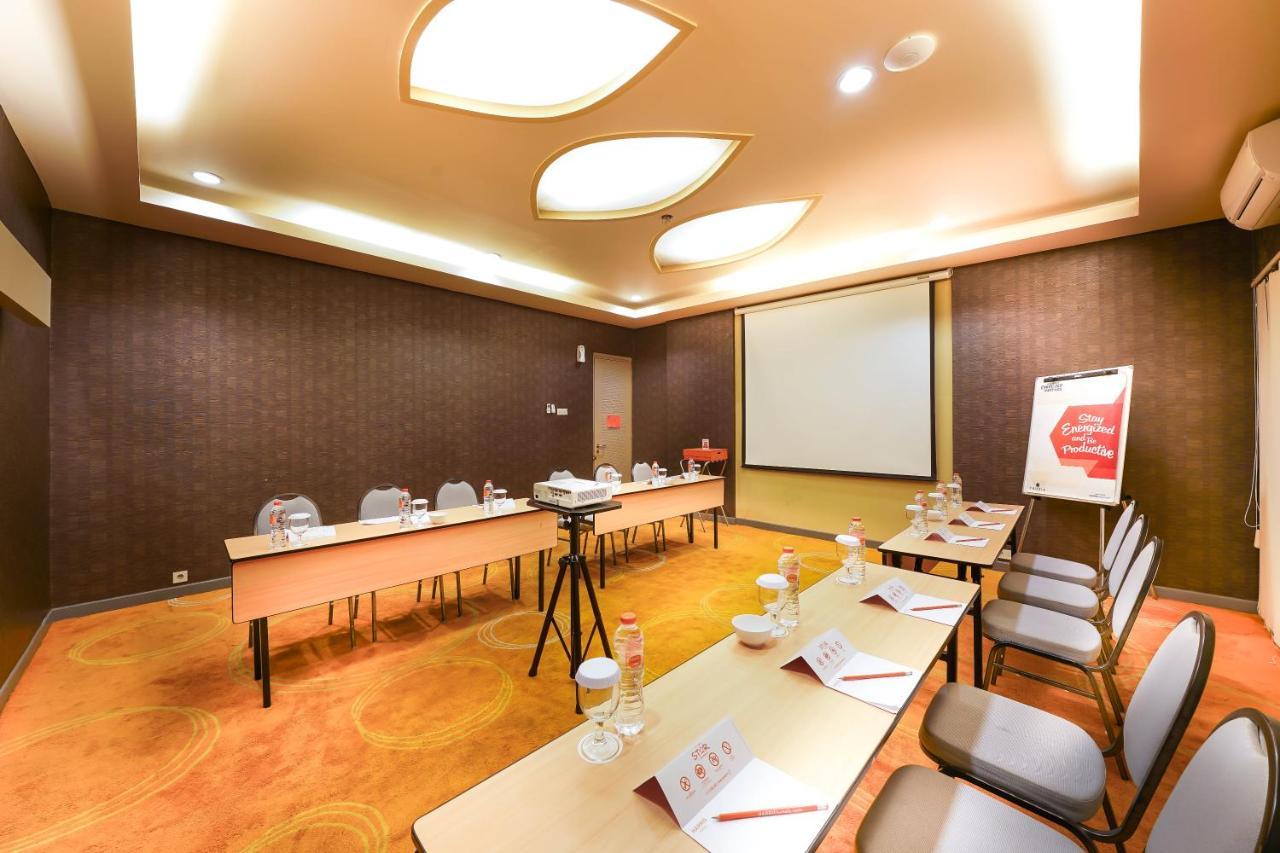 Harris Hotel Sentul City Bogor Extérieur photo