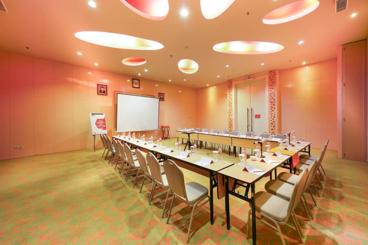 Harris Hotel Sentul City Bogor Extérieur photo